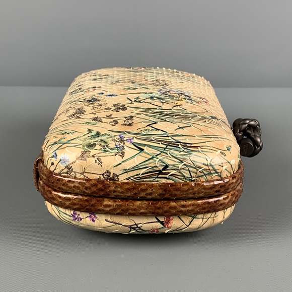 BOTTEGA VENETA Beige Floral Python Skin Leather Pochette Knot Clutch - Picture 3 of 11